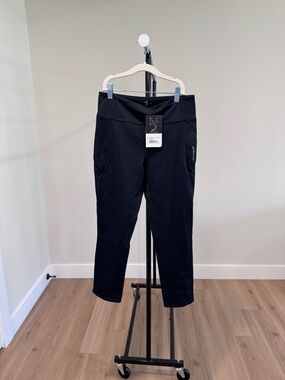 NWT zero restriction “Zero 22” Cici Legging, Black